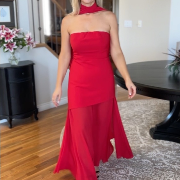 Red Strapless high slit maxi dress - Picture 2 of 9